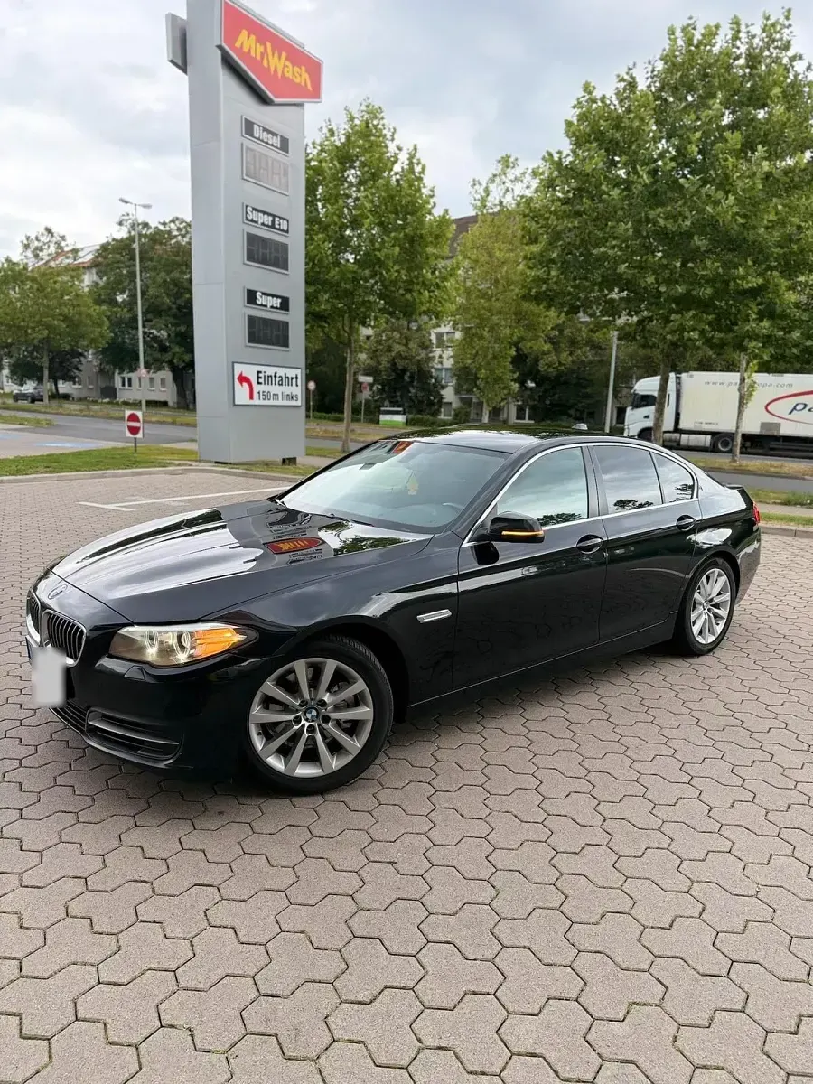 Gebraucht BMW 520 Comfort Edition 184 PS (135 kW) 2015 Schwarz Limousine