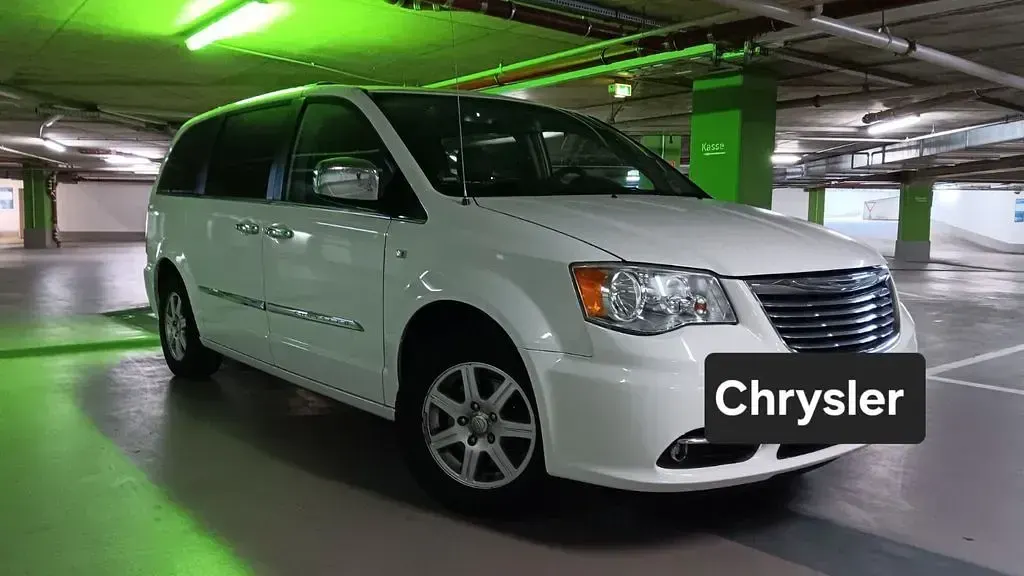 Gebraucht Chrysler Town & Country Limited 283 PS (208 kW) 2013 Weiß Van / Kleinbus