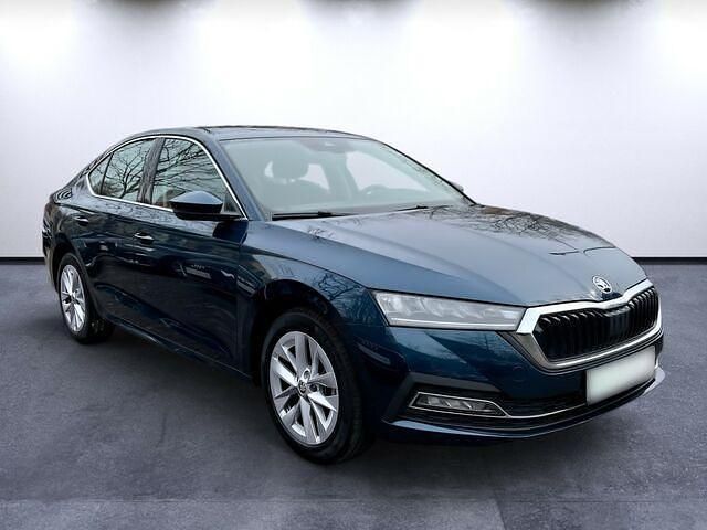 Gebraucht Skoda Octavia Style 150 PS (110 kW) 2023 Blau lavablau metallic (metallic) Limousine