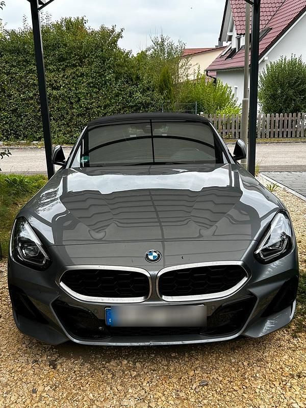 Silber Gebraucht 2023 BMW Z4 Efficient Dynamics Cabrio | 45.500 € - Bild 1/4