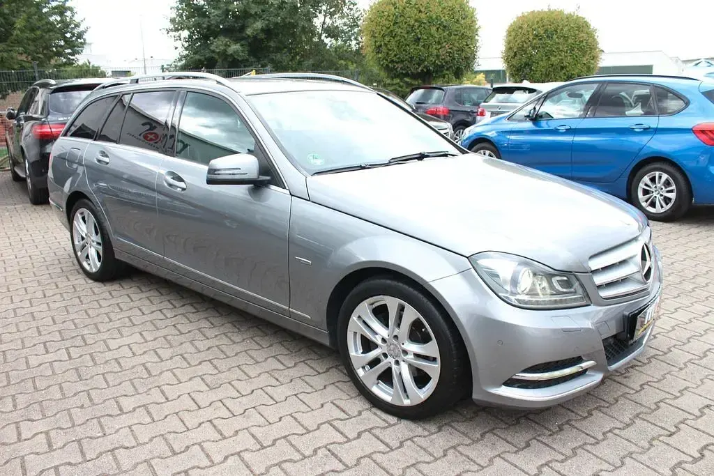 Gebraucht Mercedes C180 156 PS (114 kW) 2011 Grau Limousine