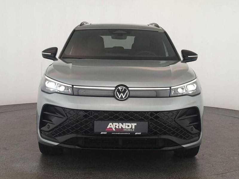 Gebraucht VW Tiguan R-line 265 PS (194 kW) 2025 Oyster silver SUV