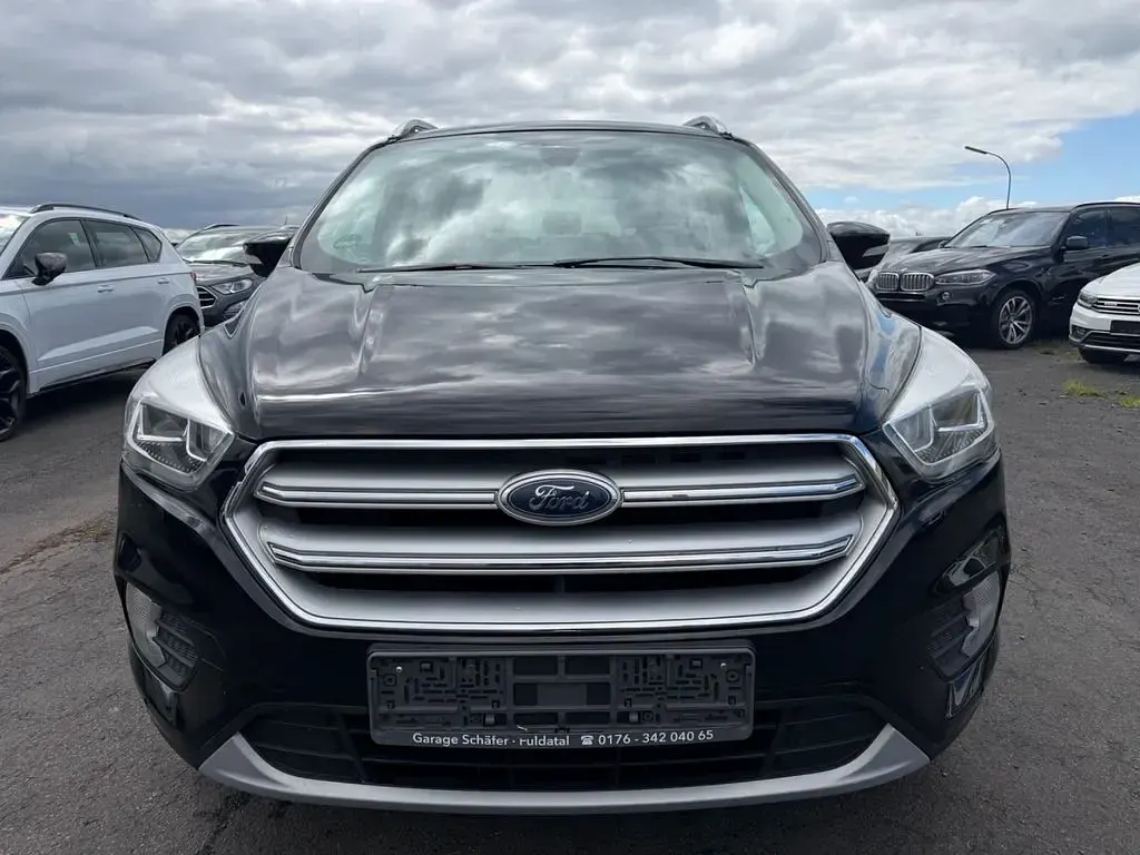 Gebraucht Ford Kuga Titanium 150 PS (110 kW) 2018 Schwarz SUV