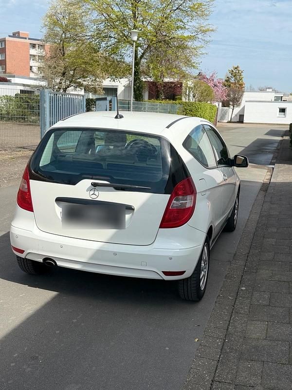 Gebraucht Mercedes A150 90 PS (66 kW) 2009 Weiß Kleinwagen