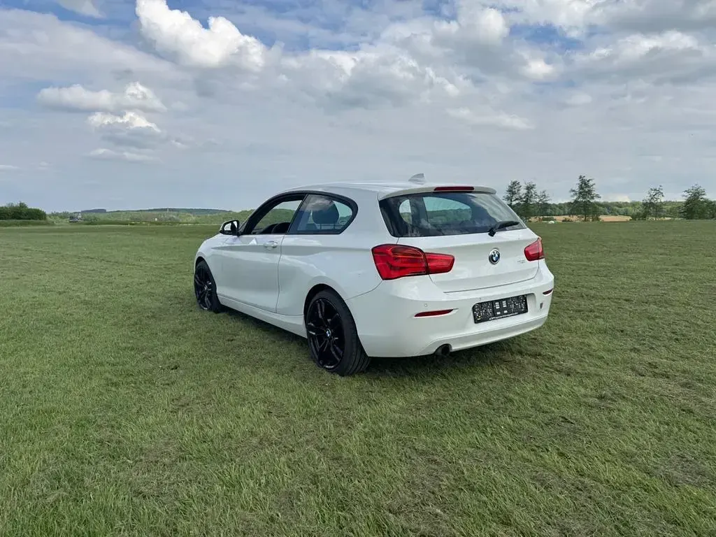 Gebraucht BMW 116 109 PS (80 kW) 2016 Weiß Kleinwagen