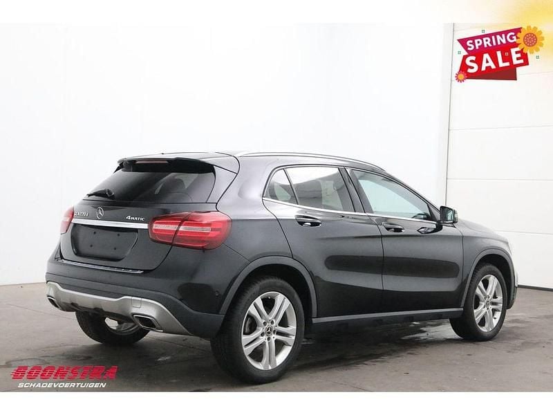 Gebraucht Mercedes GLA220 177 PS (130 kW) 2017 Schwarz SUV