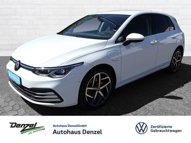 Pure white Gebraucht 2022 VW Golf VIII Style Limousine | 26.890 € (Fairer Preis) - Bild 1/4