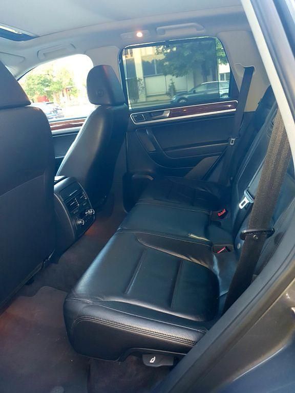 Gebraucht VW Touareg 239 PS (175 kW) 2010 Grau SUV