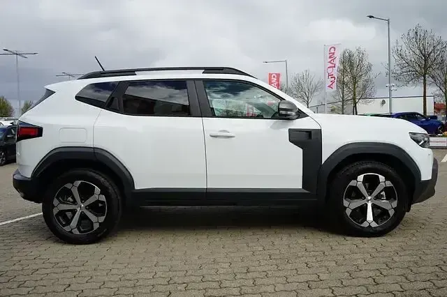Nouă Dacia Duster 143 CP (105 kW) 2025 Alb SUV