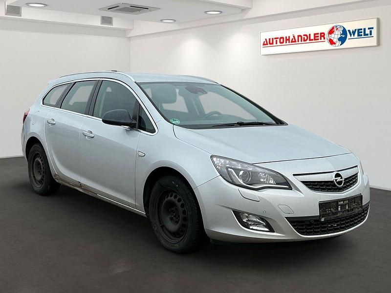 Gebraucht Opel Astra Innovation 140 PS (102 kW) 2011 Silber Kombi