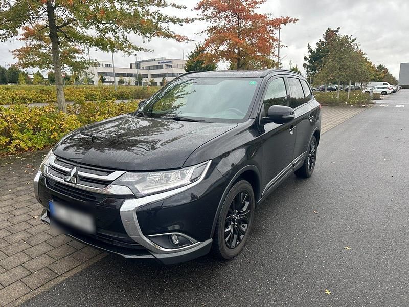 Schwarz Gebraucht 2018 Mitsubishi Outlander SUV | 17.900 € (Teuer) - Bild 1/4