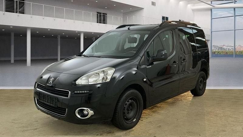 Gebraucht Peugeot Partner Tepee Allure 120 PS (88 kW) 2015 Schwarz Van / Kleinbus