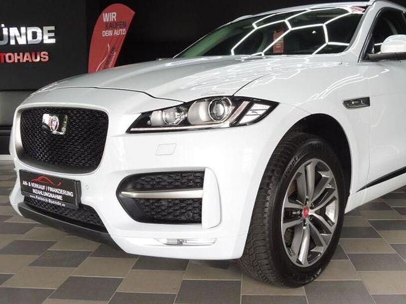 Weiß Gebraucht 2017 Jaguar F-Pace R-Sport SUV | 16.999 € (Teuer) - Bild 1/4