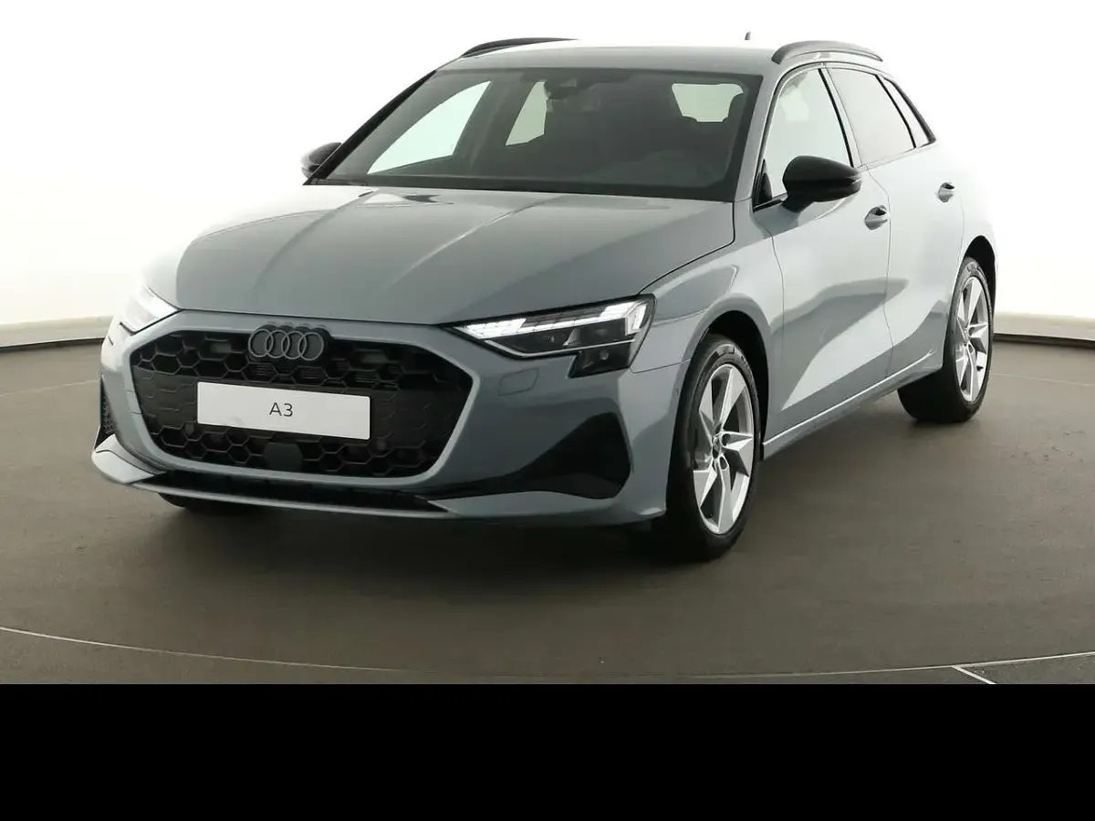 Gebraucht Audi A3 Advanced Plus 150 PS (110 kW) 2025 Pfeilgrau perleffekt Limousine