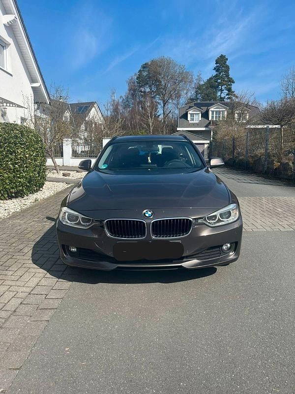 Gebraucht BMW 320 184 PS (135 kW) 2013 Braun Kombi