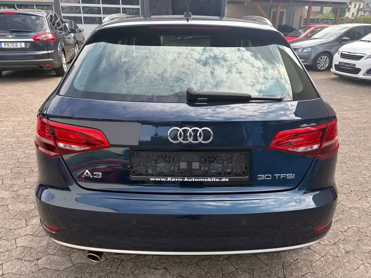 Gebraucht Audi A3 Sport 116 PS (85 kW) 2019 Kosmosblau Limousine