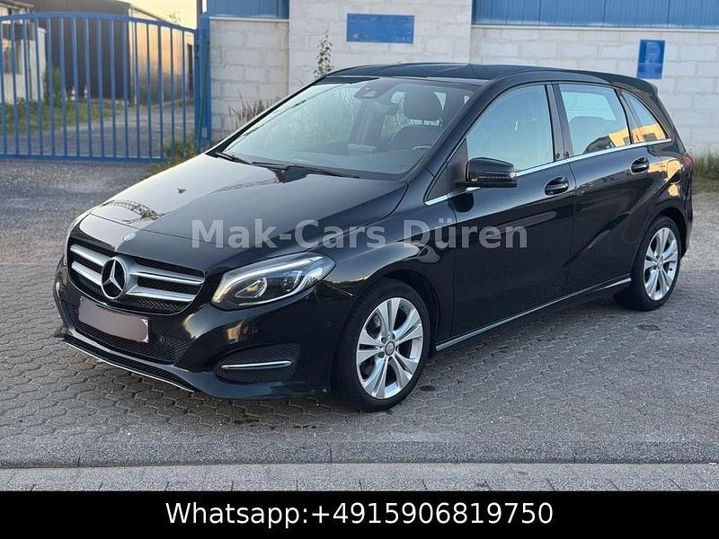 Schwarz Gebraucht 2016 Mercedes B200 Van / Kleinbus | 8.750 € (Fairer Preis) - Bild 1/4
