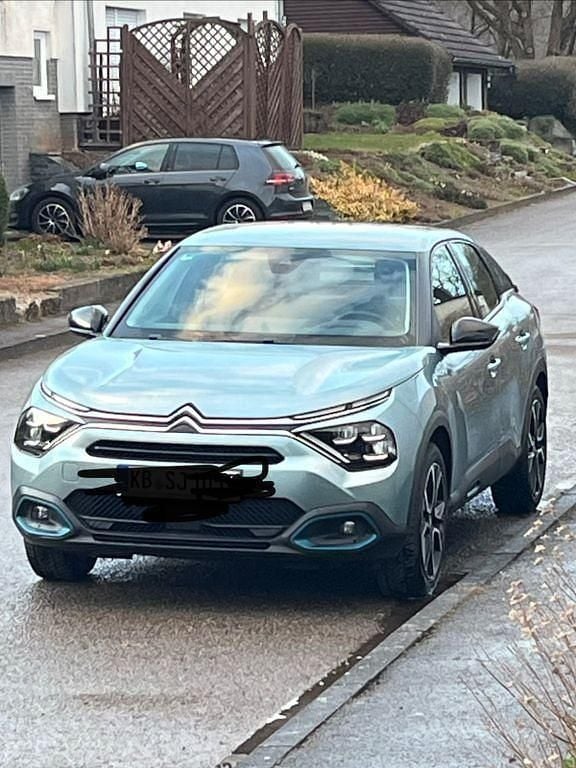 Gebraucht Citroën e-C4 Feel 100 kW (136 PS) 2021 Blau Limousine