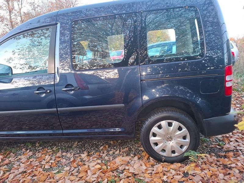 Gebraucht VW Caddy Trendline 102 PS (75 kW) 2013 Blau Van / Kleinbus