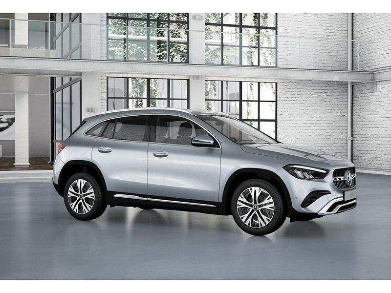 Gebraucht Mercedes GLA200 Progressive 150 PS (110 kW) 2024 Silber SUV