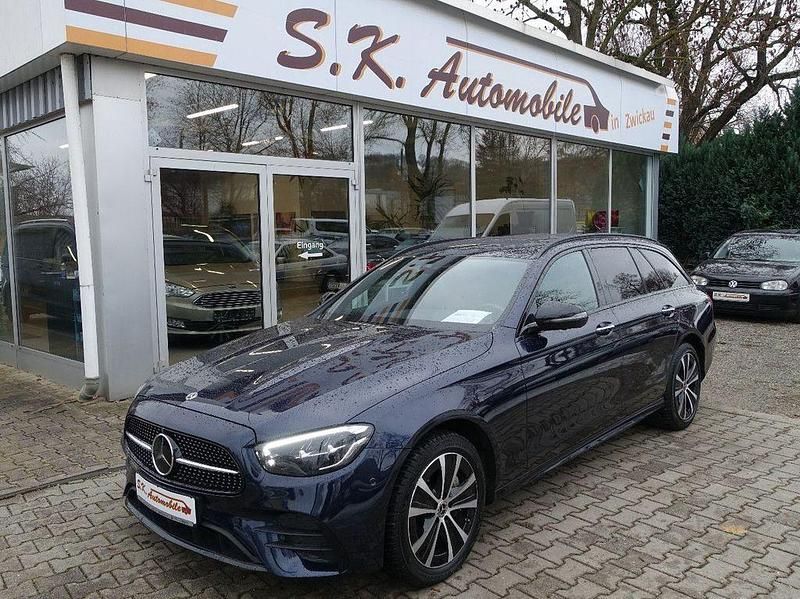 Blau Gebraucht 2022 Mercedes E300 AMG Limousine | 28.900 € (Guter Preis) - Bild 1/4
