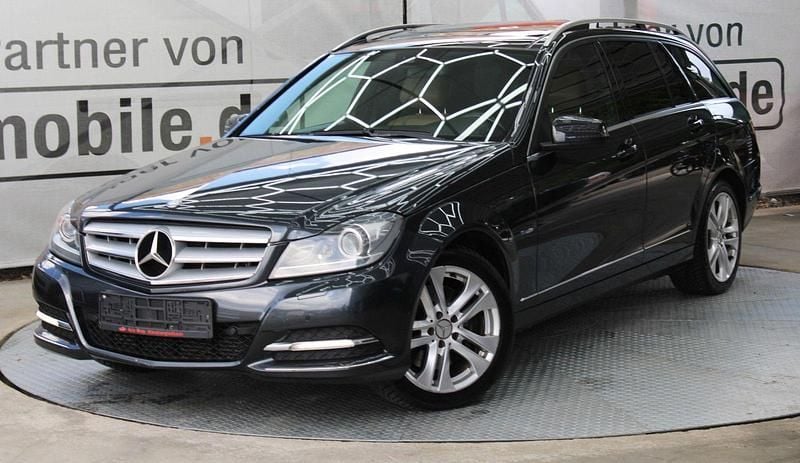 Magnetitschwarz Gebraucht 2012 Mercedes C300 Kombi | 7.950 € (Guter Preis) - Bild 1/3