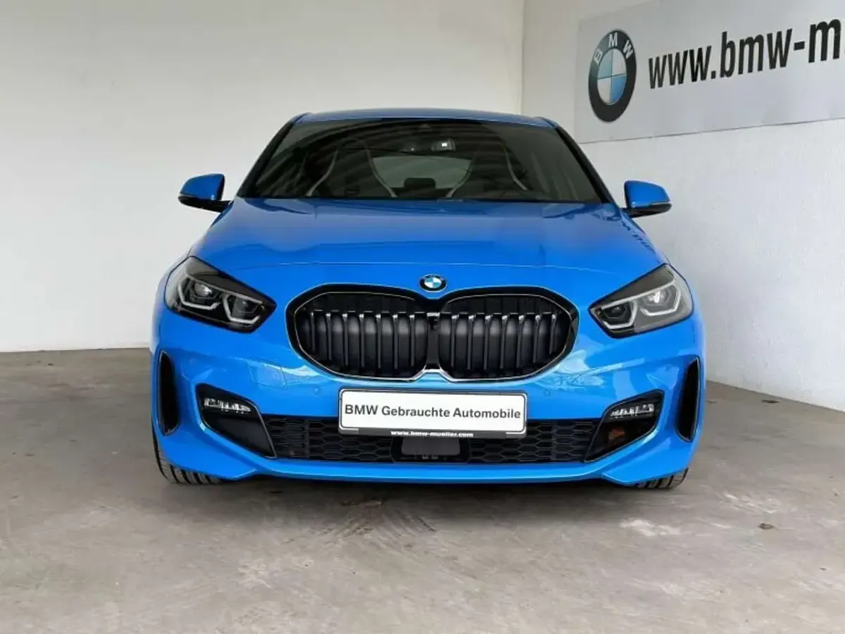 Gebraucht BMW 120 M Sport 192 PS (141 kW) 2023 Misano blau metallic Kleinwagen