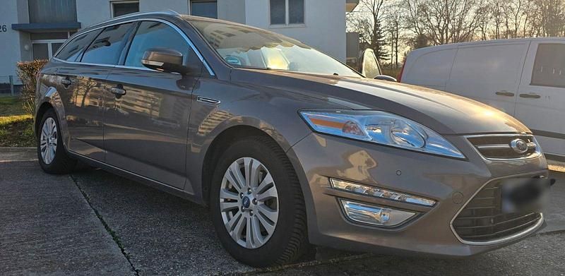 Gebraucht Ford Mondeo Titanium 163 PS (119 kW) 2012 Braun Kombi