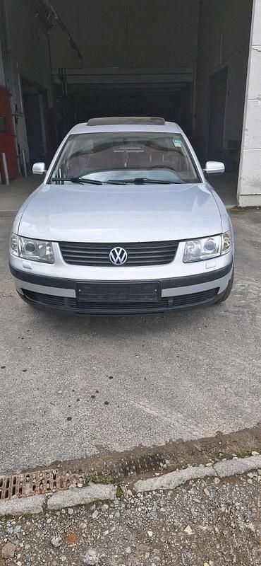 Silber Gebraucht 1997 VW Passat Limousine | 1.300 € (Fairer Preis) - Bild 1/4
