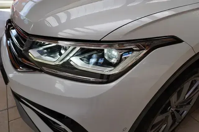 Gebraucht VW Tiguan Allspace 200 PS (147 kW) 2022 Weiß SUV