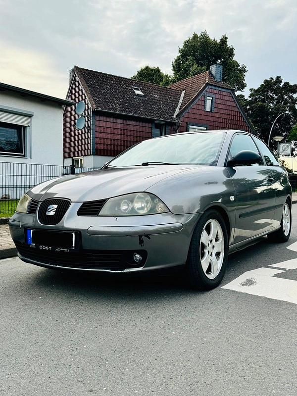 Beige Gebraucht 2002 Seat Ibiza Kleinwagen | 2.800 € (Fairer Preis) - Bild 1/4