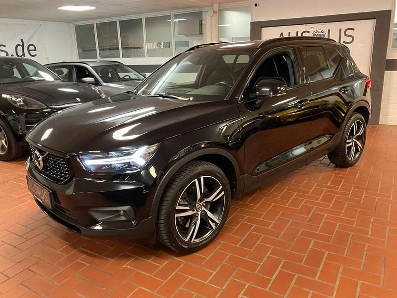 Onyxblack (metallic) Gebraucht 2021 Volvo XC40 SUV | 25.990 € (Fairer Preis) - Bild 1/4