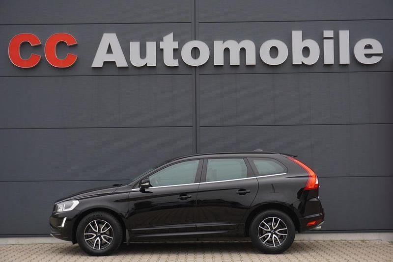 Schwarz Gebraucht 2017 Volvo XC60 Momentum SUV | 13.880 € (Superpreis) - Bild 1/4