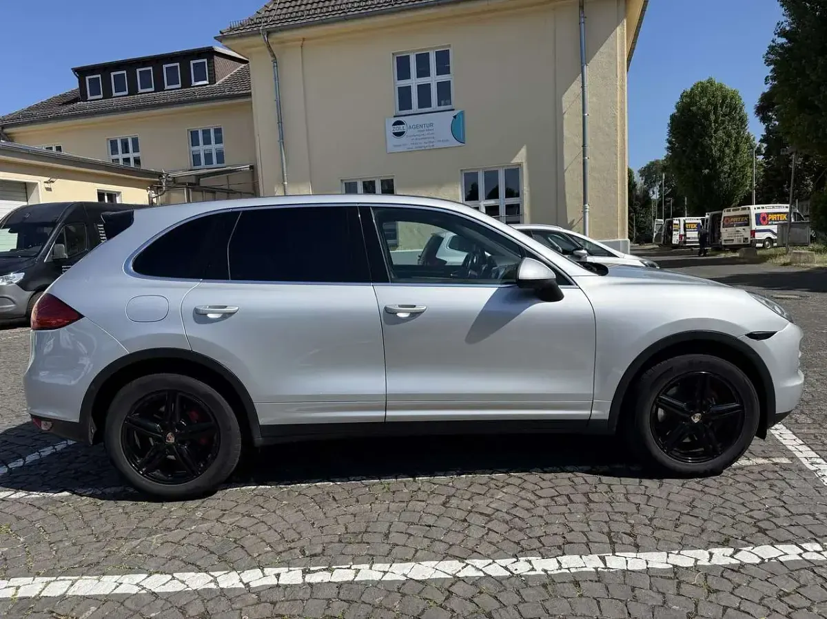 Gebraucht Porsche Cayenne Diesel 245 PS (180 kW) 2012 Silber SUV