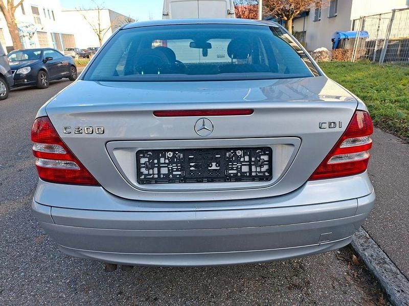 Gebraucht Mercedes C200 Classic 122 PS (89 kW) 2004 Silber Limousine