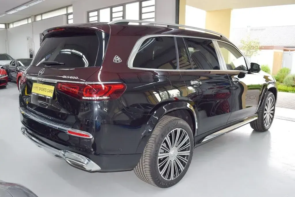 Gebraucht Mercedes GLS600 Maybach 557 PS (409 kW) 2023 197 obsidianschwarz / rubelitr SUV