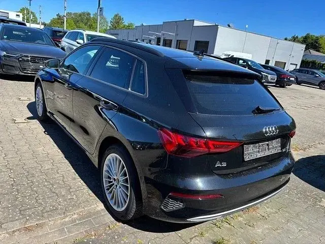 Używany Audi A3 Advanced 150 KM (110 kW) 2023 Czarny Sedan/Limuzyna