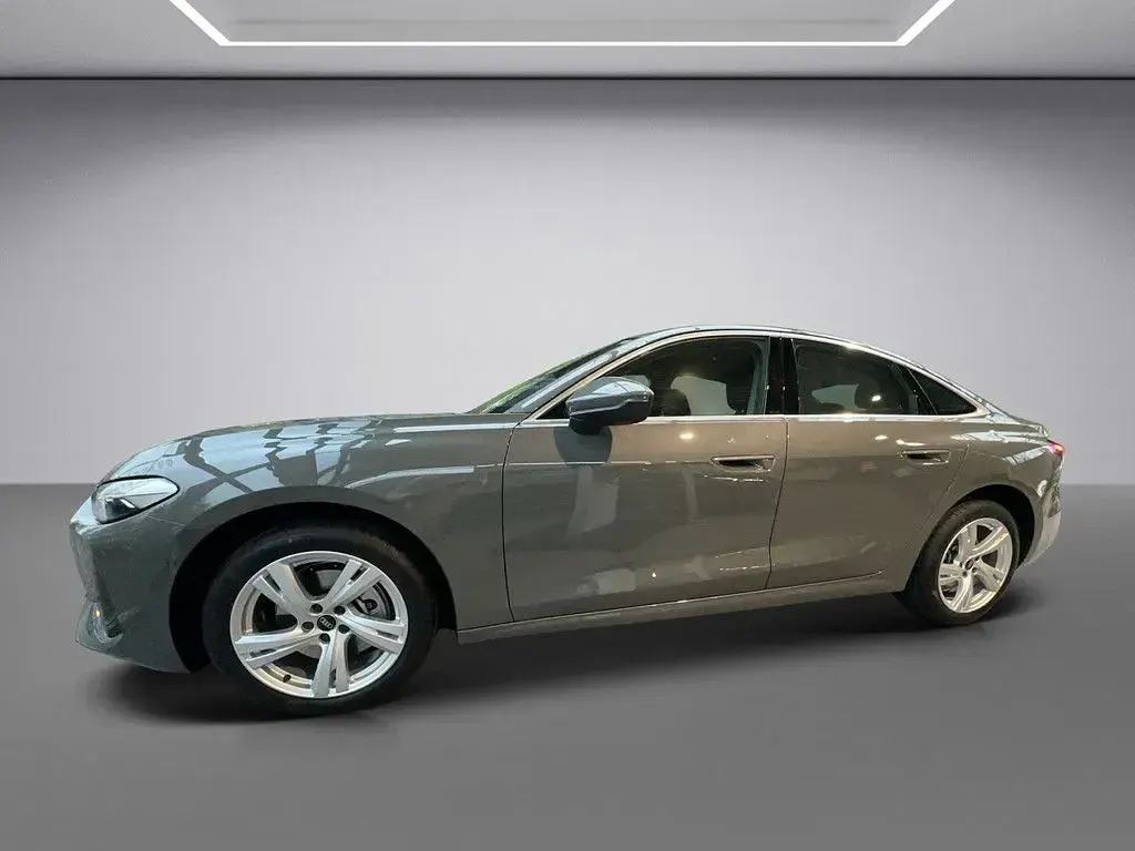 Używany Audi A5 Performance 150 KM (110 kW) 2024 Szary Sedan/Limuzyna