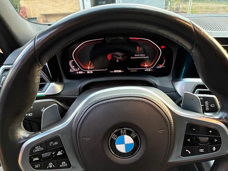 Gebraucht BMW 330 Comfort Edition 265 PS (194 kW) 2020 Grau Kombi