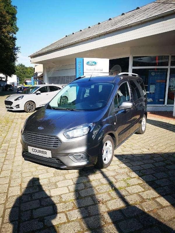 Magneticgrau (metallic) Gebraucht 2021 Ford Tourneo Courier Trend Van / Kleinbus | 17.350 € (Teuer) - Bild 1/4