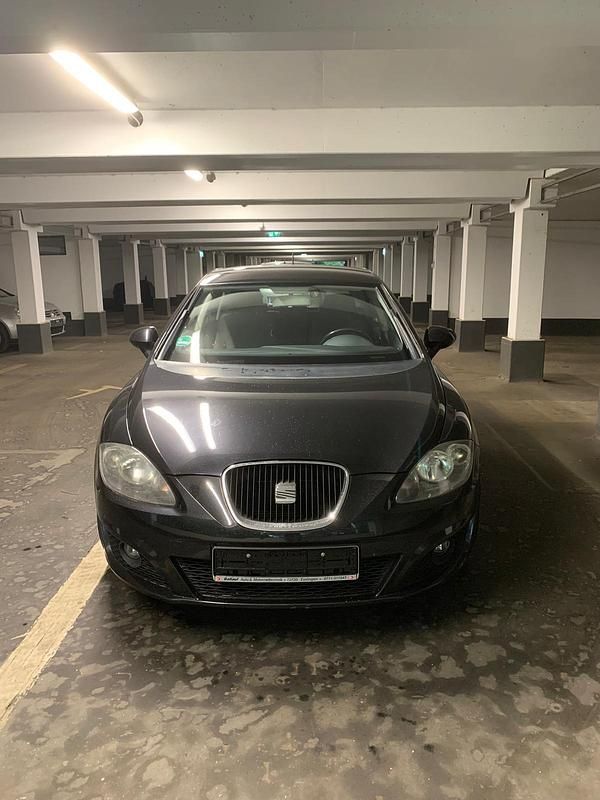 Schwarz Gebraucht 2009 Seat Leon Limousine | 2.999 € (Fairer Preis) - Bild 1/4