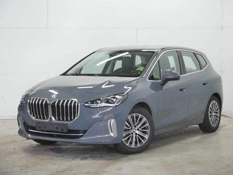 Grau Gebraucht 2024 BMW 223 Active Tourer Luxury Line Van / Kleinbus | 34.450 € (Superpreis) - Bild 1/3