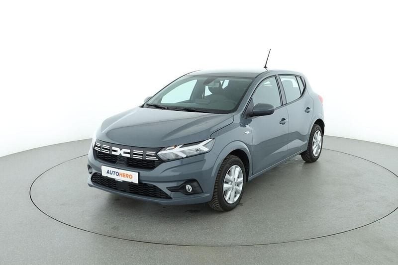 Grau Gebraucht 2023 Dacia Sandero Expression Kleinwagen | 14.750 € (Fairer Preis) - Bild 1/3