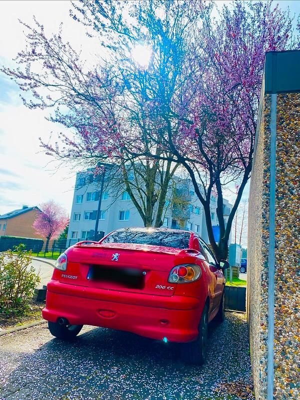 Gebraucht Peugeot 206 CC 80 PS (58 kW) 2005 Rot Cabrio