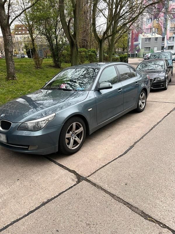 Gebraucht BMW 520 177 PS (130 kW) 2010 Grau Limousine