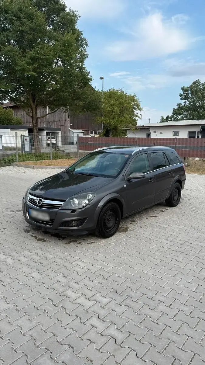 Gebraucht Opel Astra 115 PS (84 kW) 2010 Grau Kombi