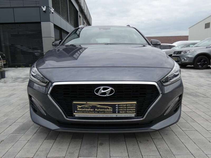Gebraucht Hyundai i30 Passion Plus 140 PS (102 kW) 2018 Micron grey / met Kombi
