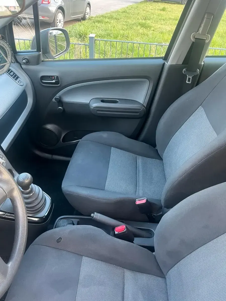 Używany Opel Agila 65 KM (47 kW) 2009 Biały Hatchback