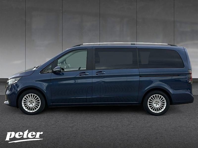 Gebraucht Mercedes V220 Style 163 PS (119 kW) 2025 Blau Van / Kleinbus