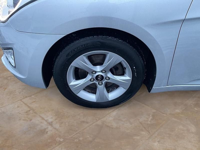 Gebraucht Hyundai i40 Edition+ 135 PS (99 kW) 2014 (silber)  sleek silver Kombi